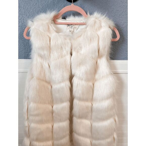 Before You Collection Jax Faux Fur Vestt - Picture 3 of 7